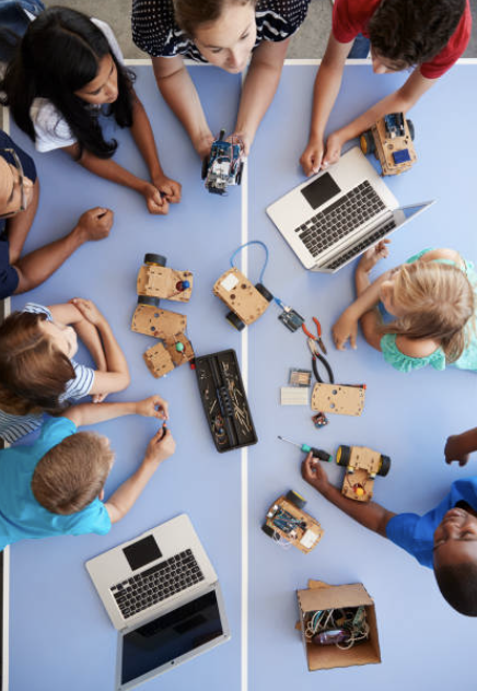 Competències digitals en el nou currículum: Eines i recursos pràctics (30 hores)